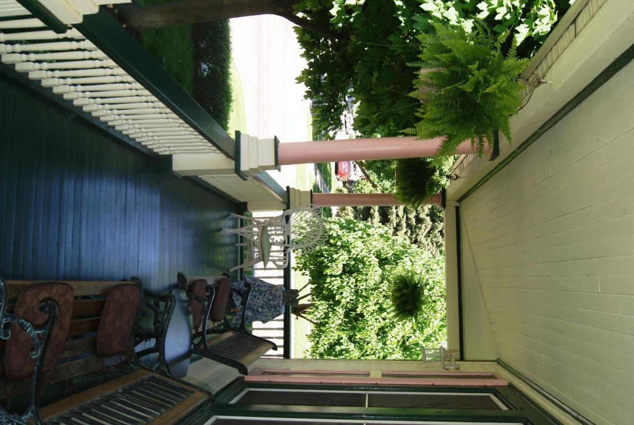 Ye Olde Walkerville Bed & Breakfast Windsor Exterior foto