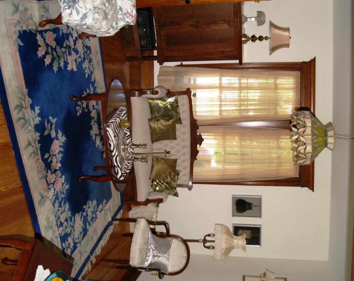 Ye Olde Walkerville Bed & Breakfast Windsor Exterior foto